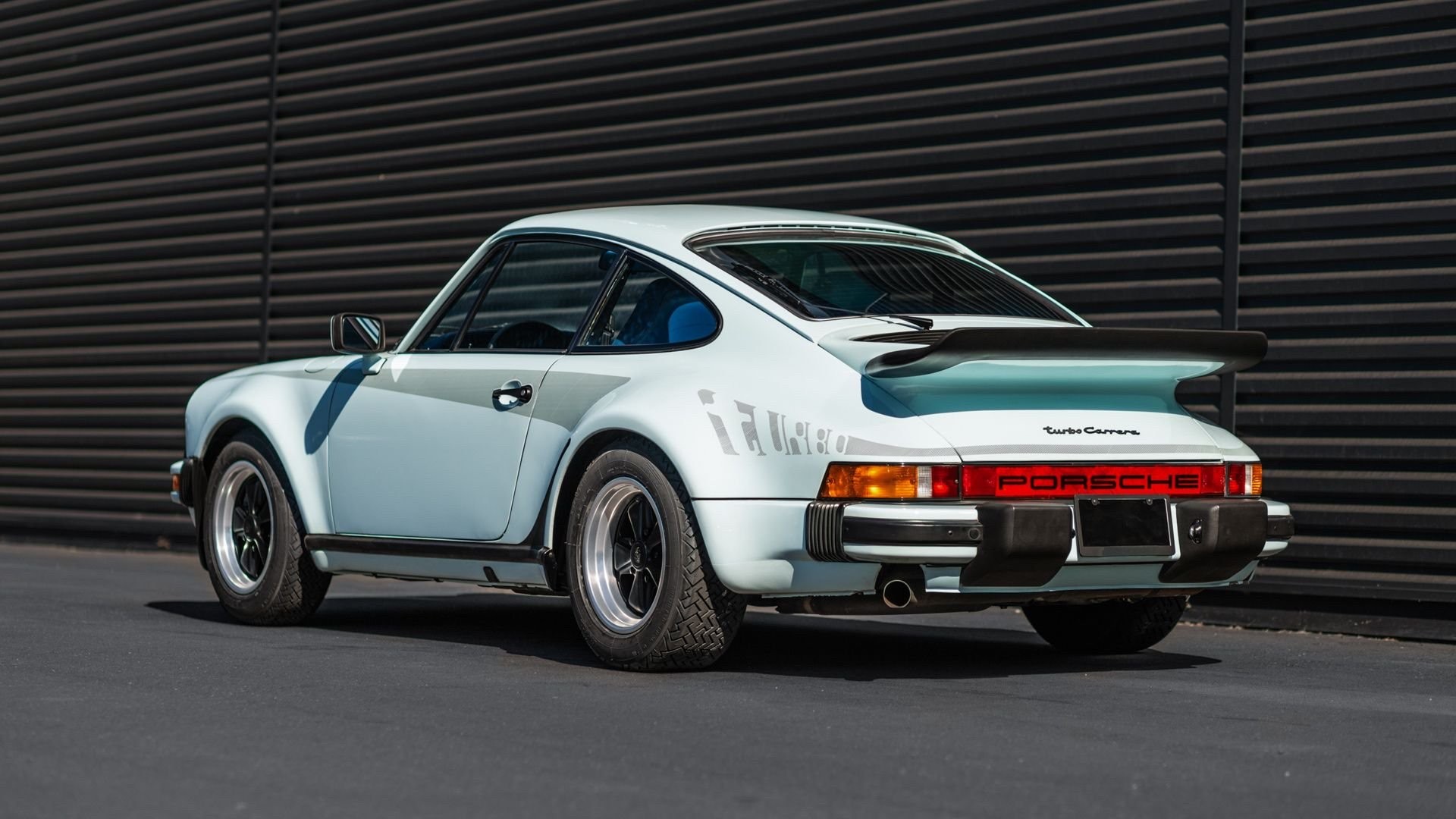 Porsche 911 Turbo Carrera 3.0 US (930) in Coppaflorio Blue