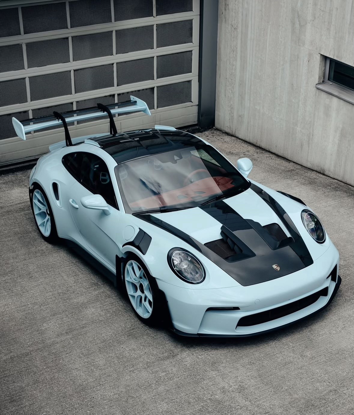 Porsche 911 GT3 RS (992) in Coppaflorio Blue