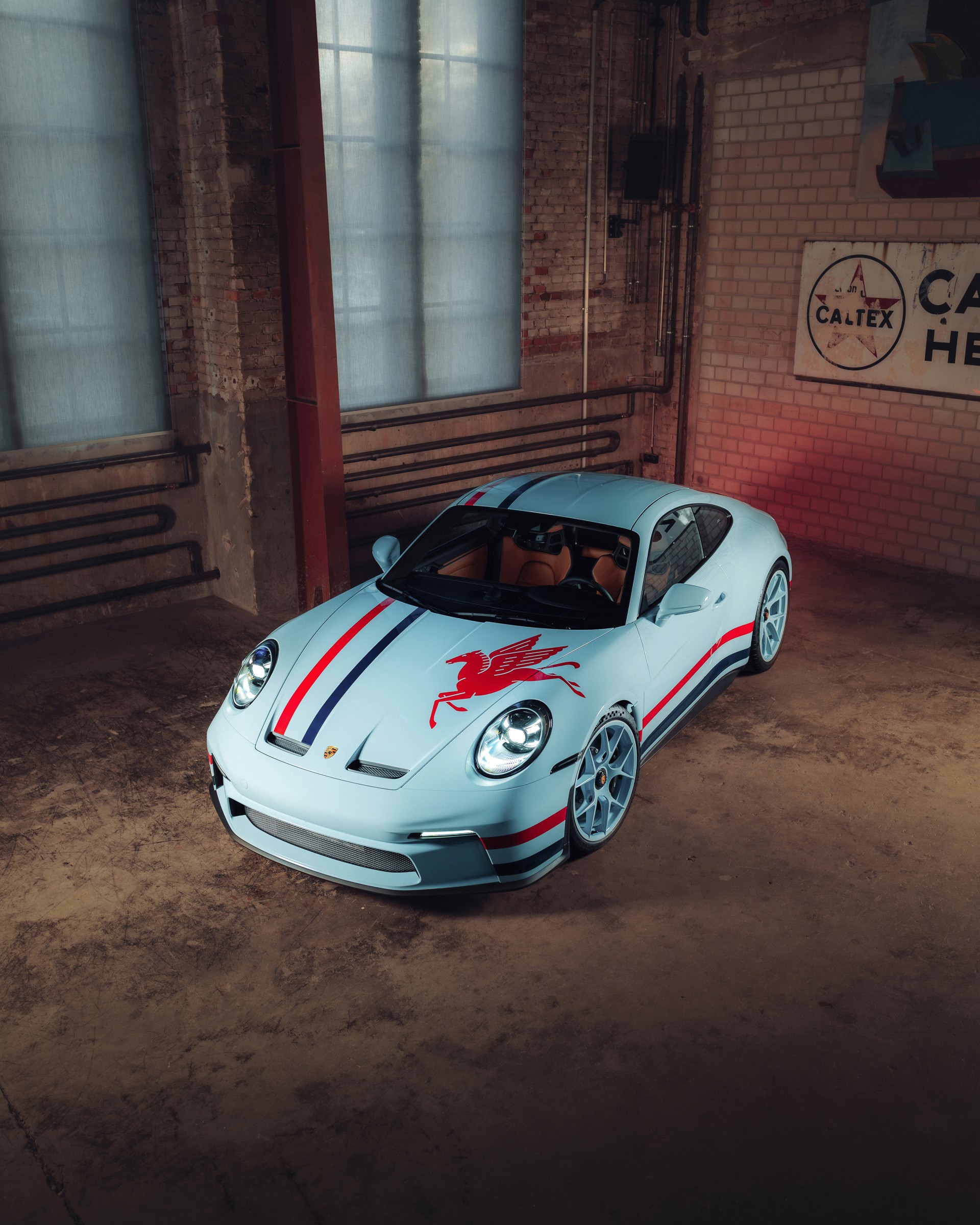 Porsche 911 S/T (992) in Coppaflorio Blue